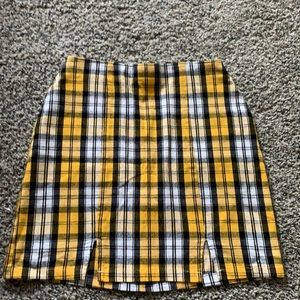 Hollister black and yellow mini skirt size XS
